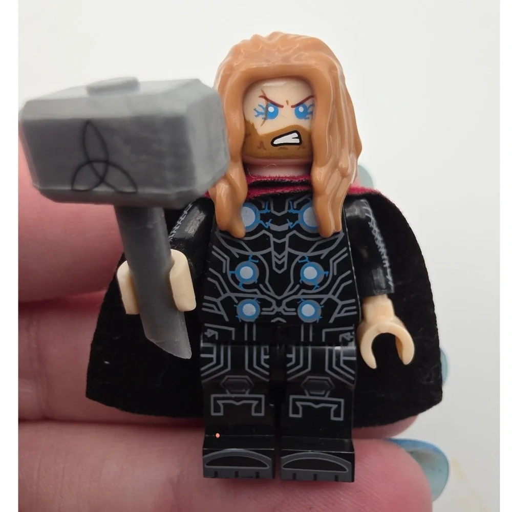 Unbranded Thor Minifigure Small Black Red Fair Custom Toy Figure